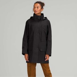 Lululemon NWT StretchSeal Relaxed Long Rain Jacket size 10